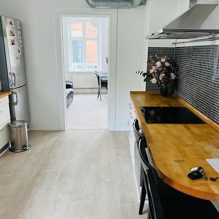 Lovely 1-Bedroom Condo In Aarhus C Exterior foto